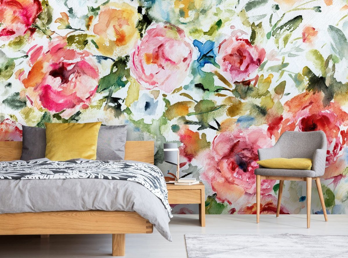 Акварельные цветы на стене