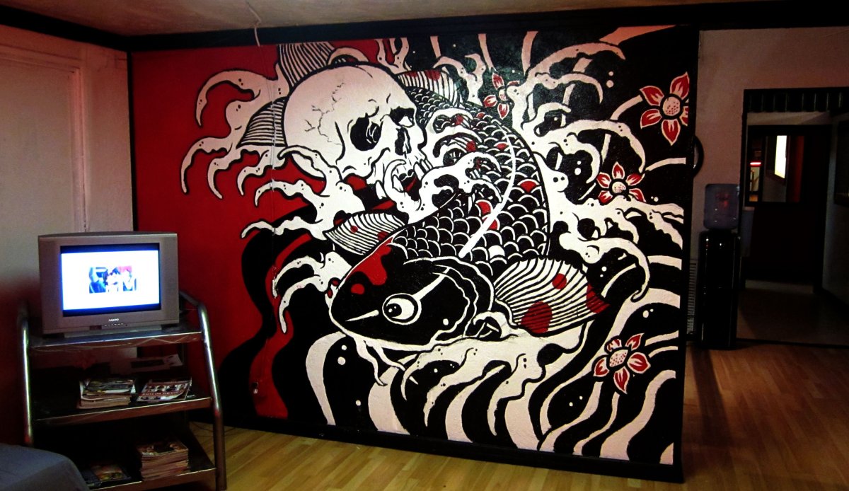 Роспись темной стены