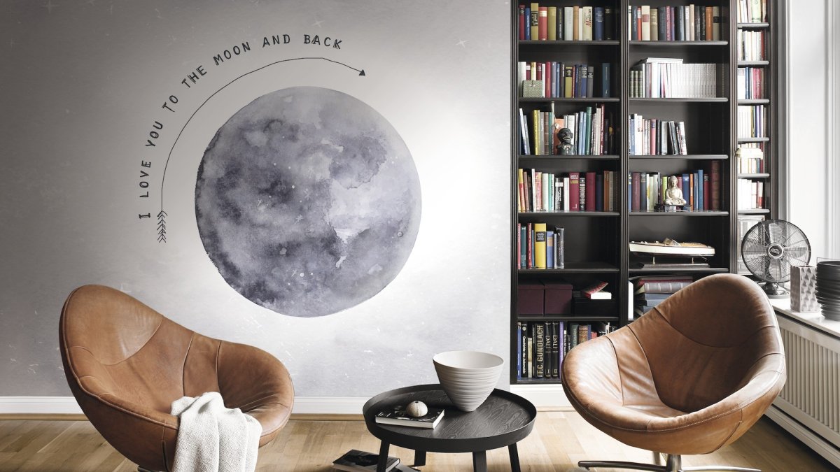 Луна на стене в интерьере