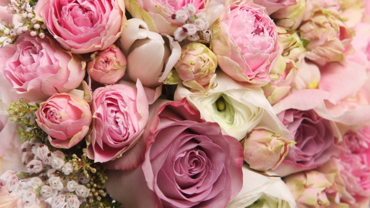 Букет с пионами