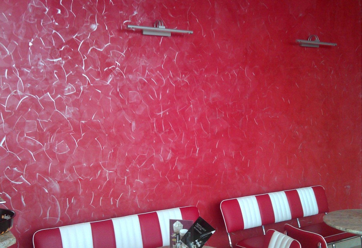 Краска для внутренней отделки стен в квартире