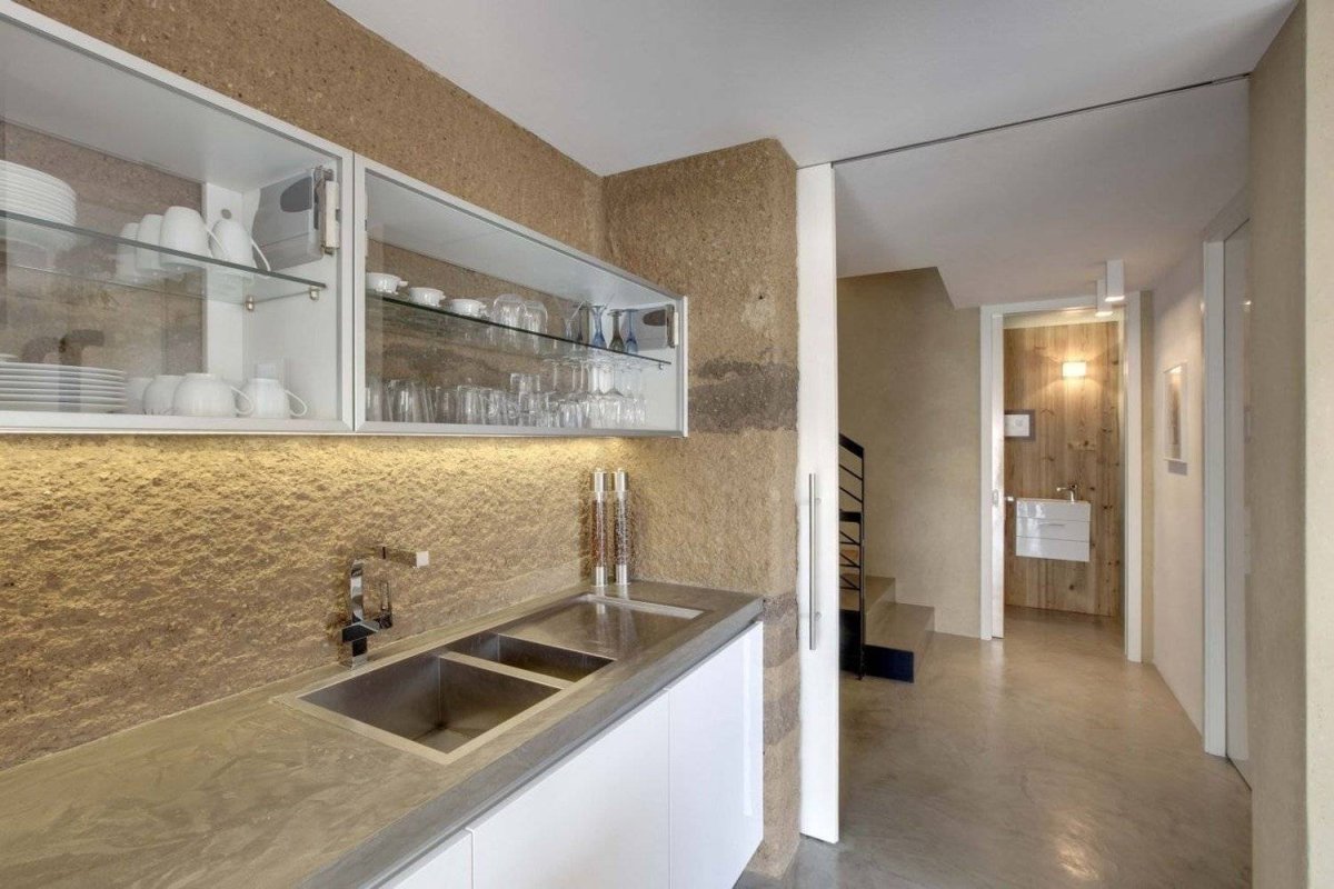 Декоративная штукатурка короед в интерьере