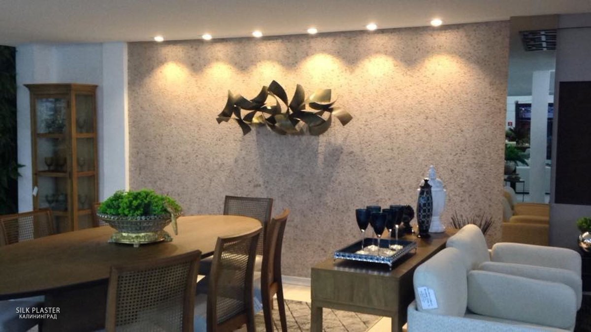 Шелковая штукатурка в интерьере кухни