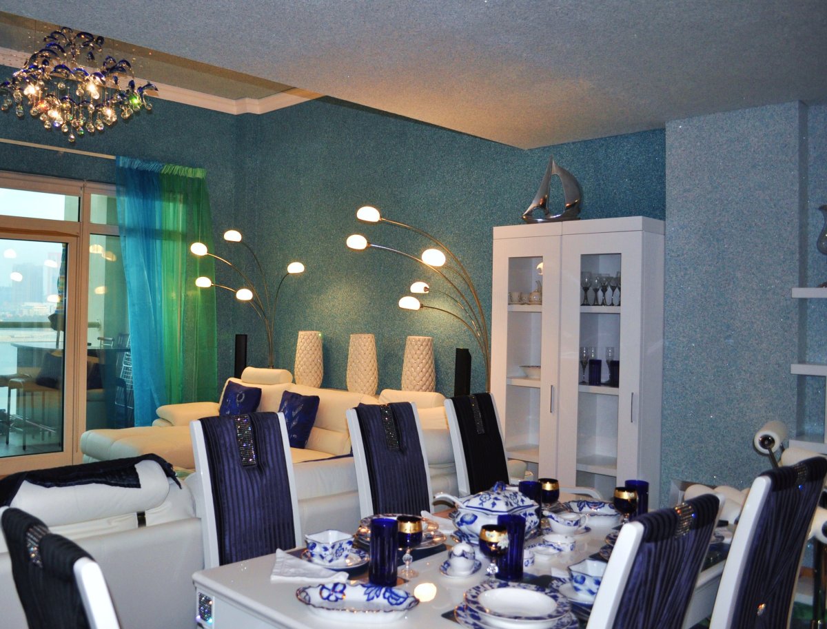 Жидкие обои в кухне гостиной