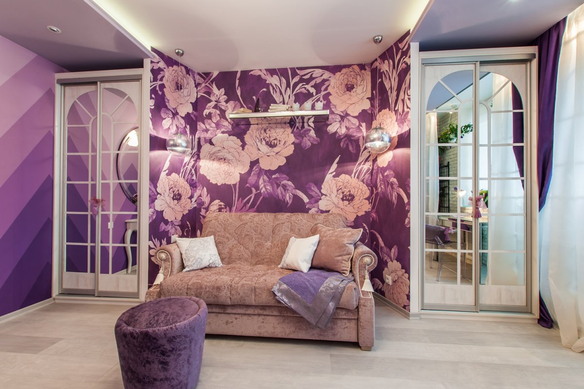 Фиолетовые фотообои в интерьере