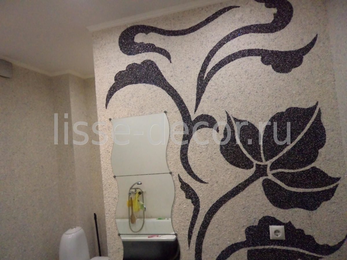 Рисунки жидкими обоями в коридоре