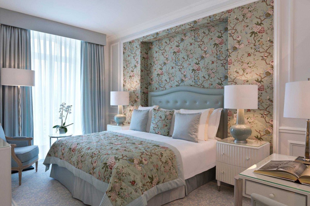 Обои компаньоны в интерьере спальни