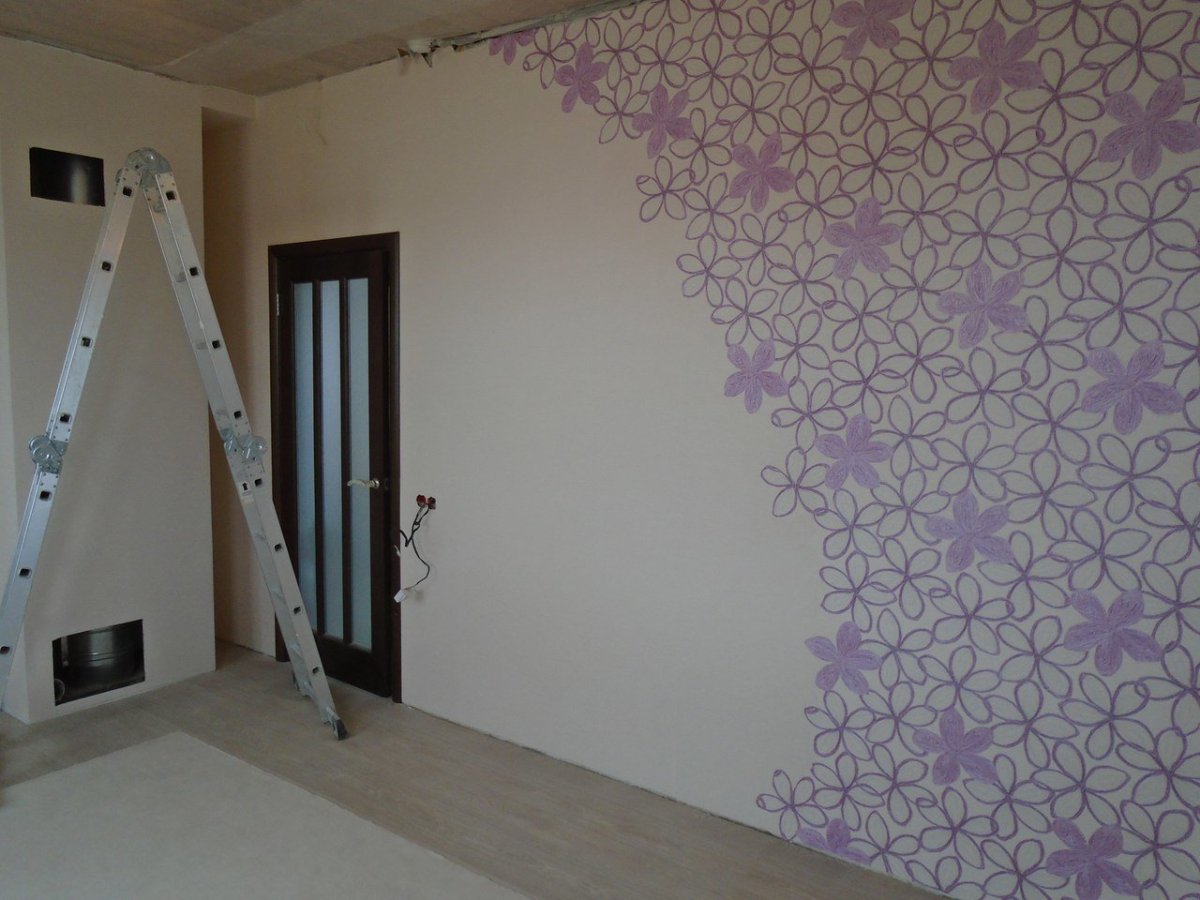 Необычная оклейка стен обоями