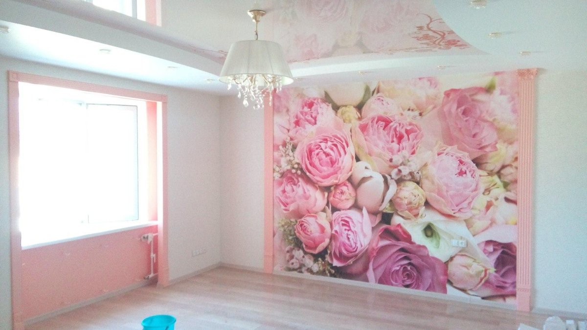 Поклейка обоев с фотообоями