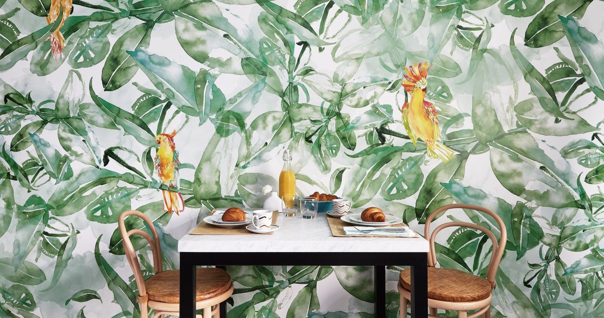 Обои с листьями в интерьере кухни