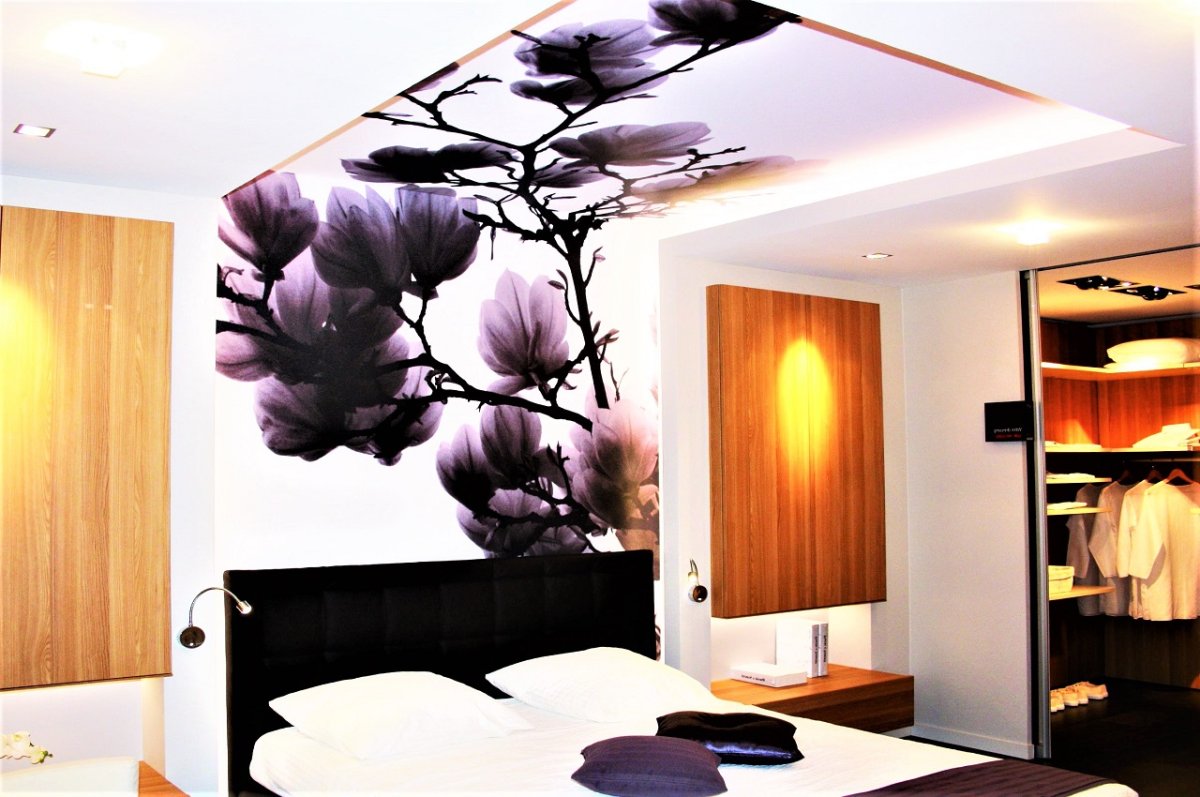 Потолок плавно переходящий на стену