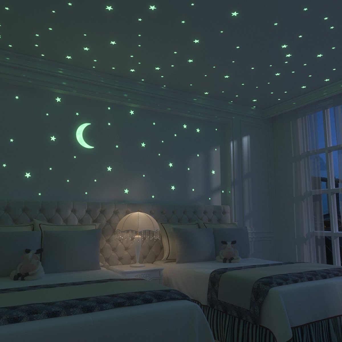 Звёздный потолок в комнате