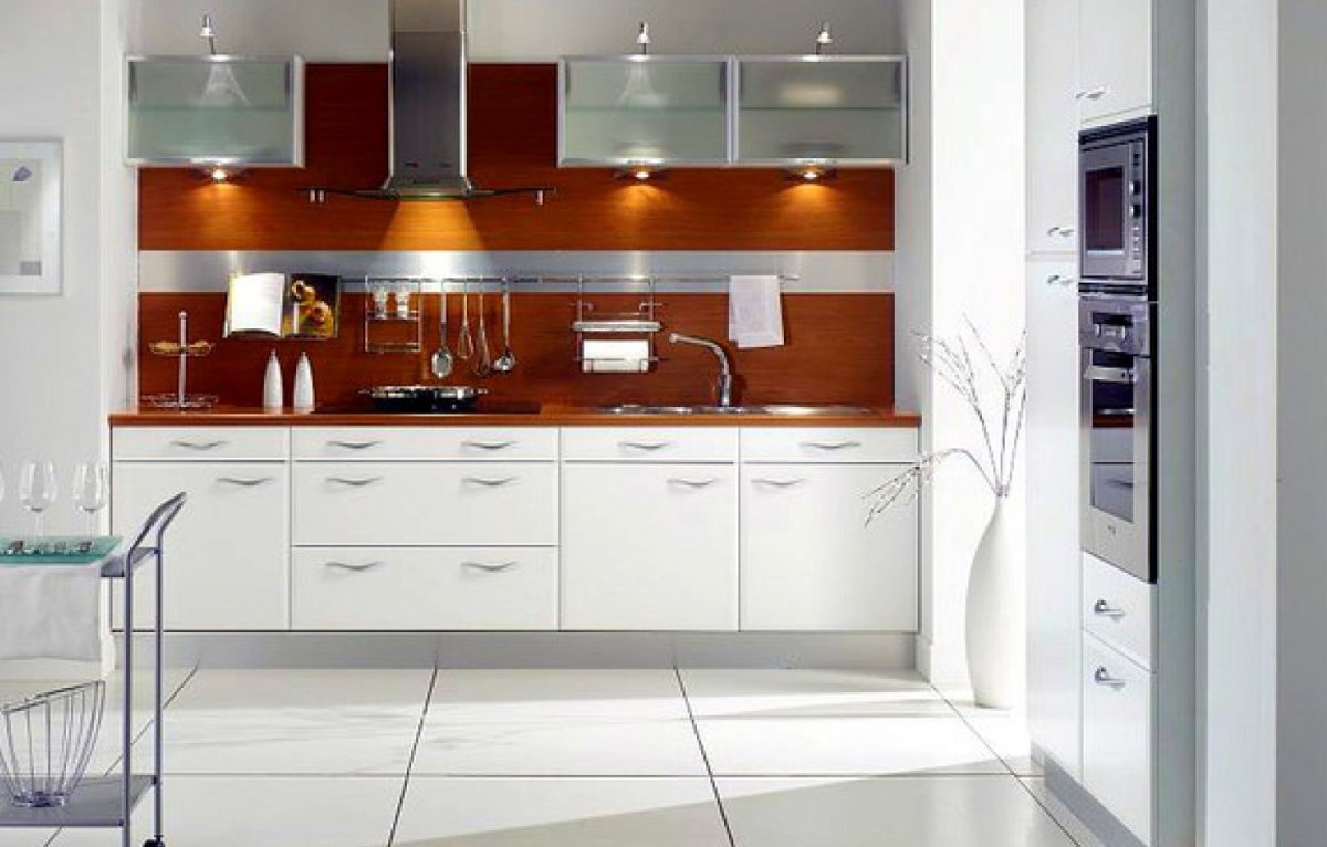 Кухня с горизонтальными ручками