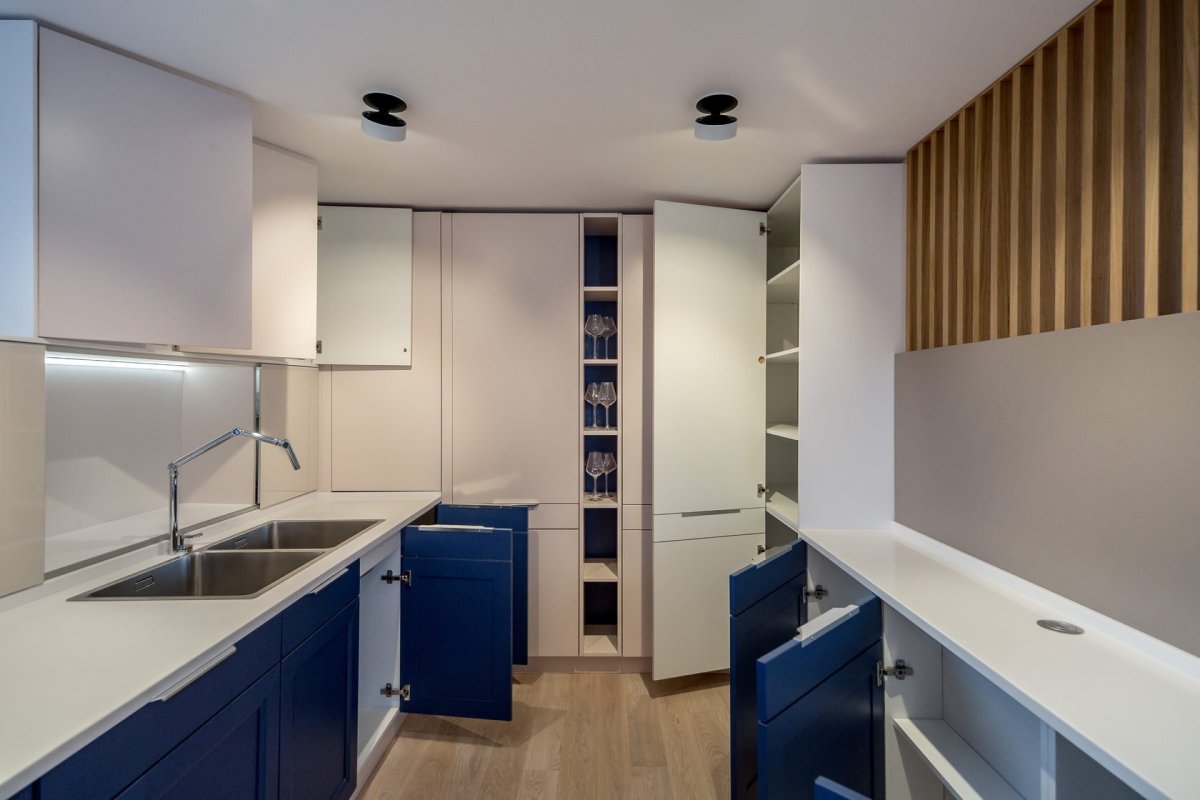 Кухня пенал планировка