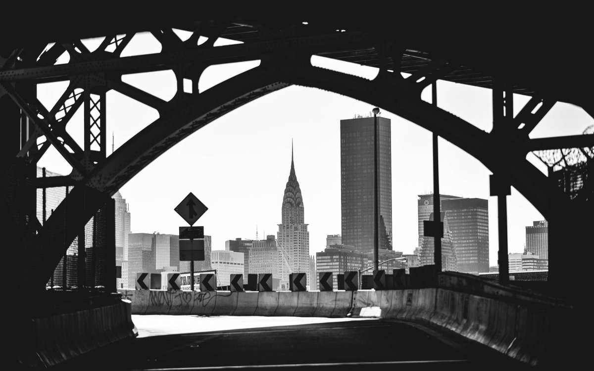 Обои на рабочий стол черно-белые города