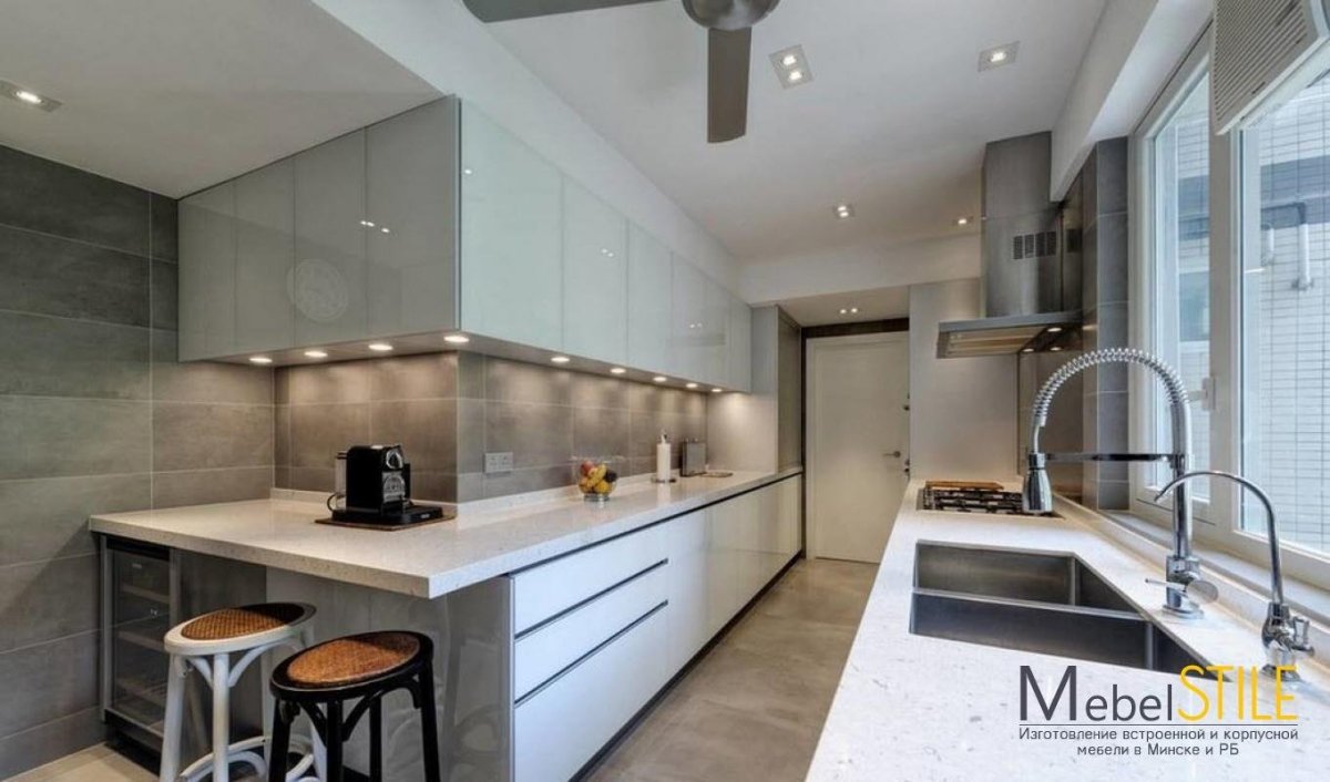 Белая кухня фартук керамогранит