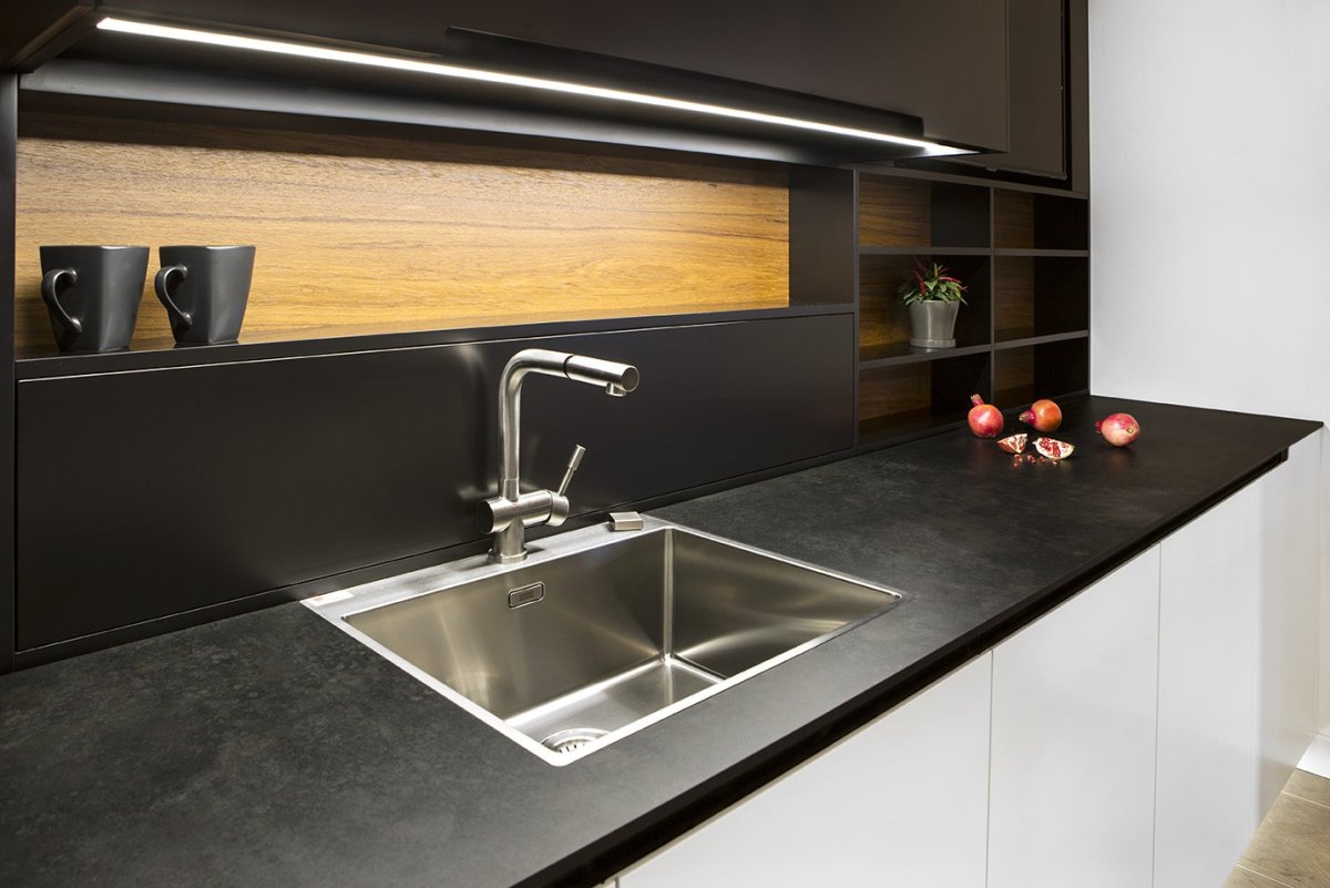 Ламинам ossido Nero