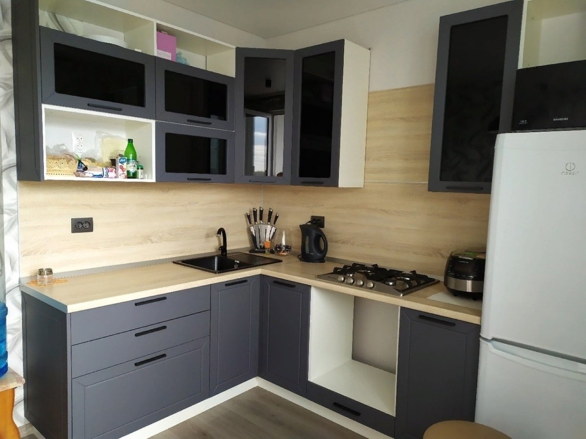 Кухня Глетчер серая