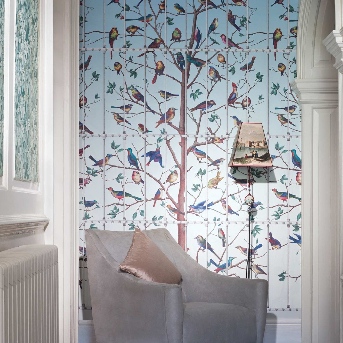 Обои с птицами в интерьере
