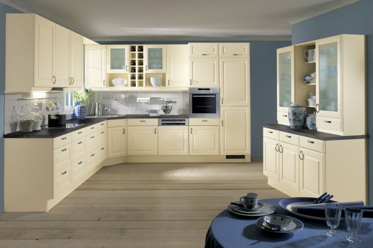 Кухня слоновая кость голубая