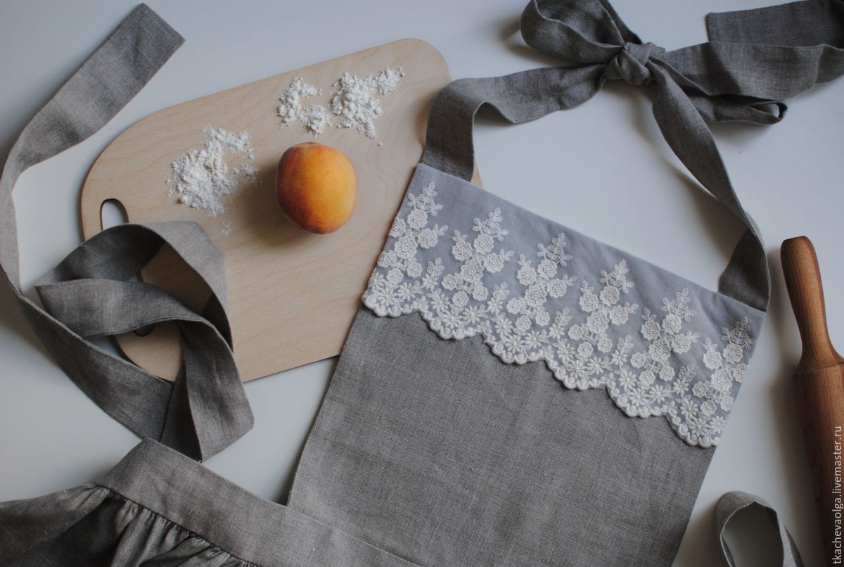 Фартук с кружевом