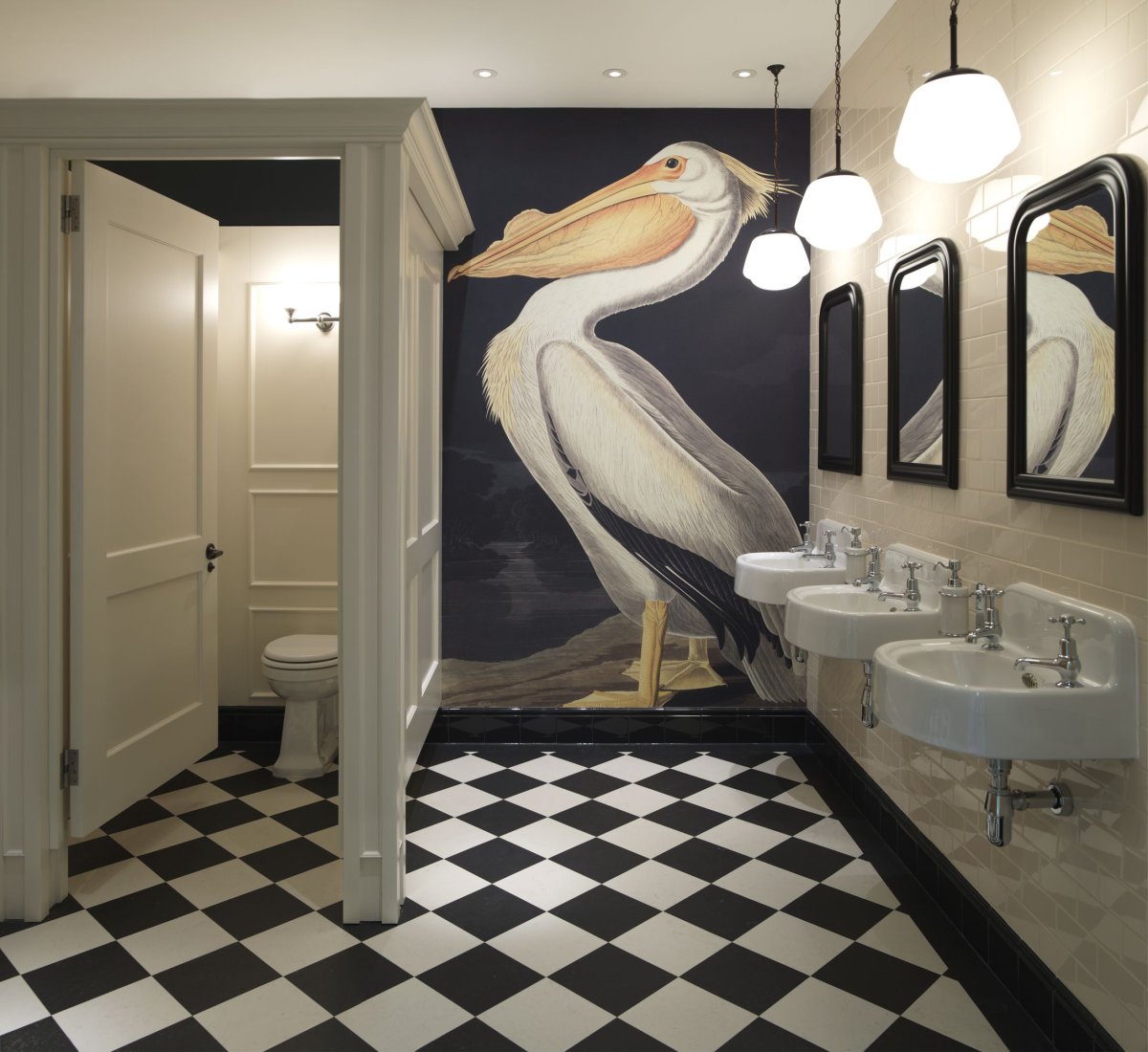 Роспись стен в туалете