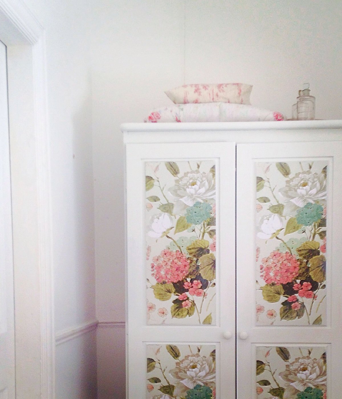 Декорируем старый шкаф