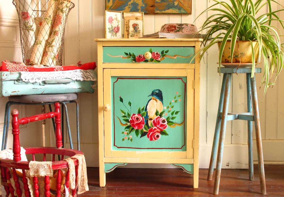 Современная роспись мебели