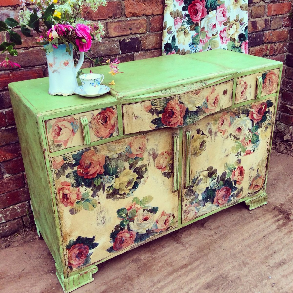 Декор комода тканью