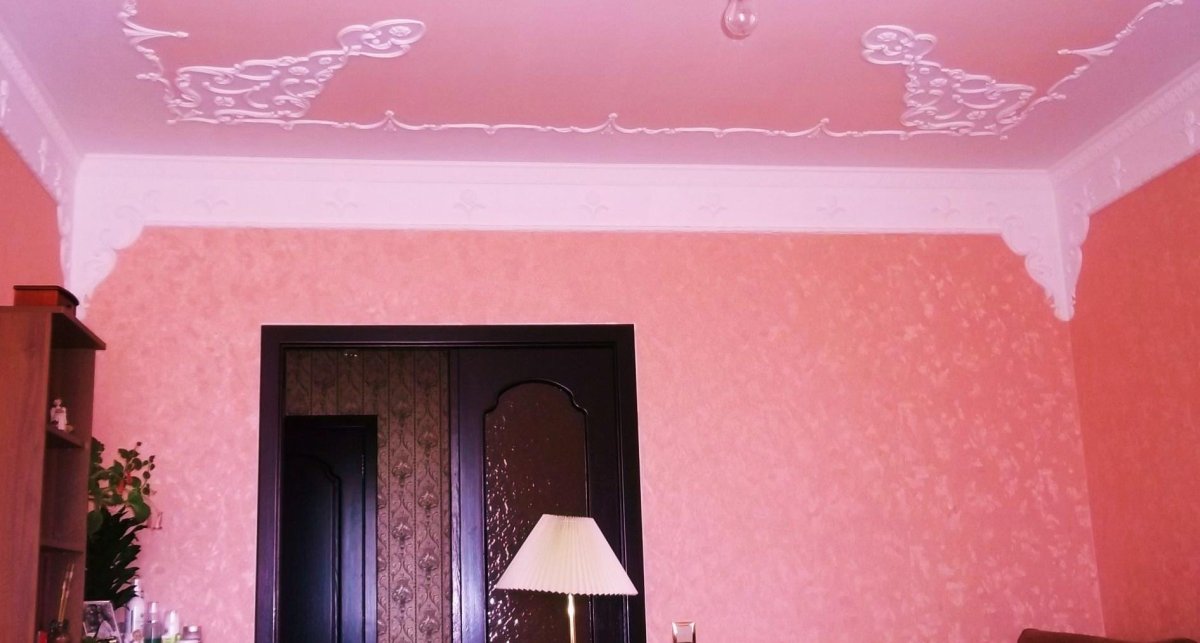 Потолок двухуровневый жидкими обоями