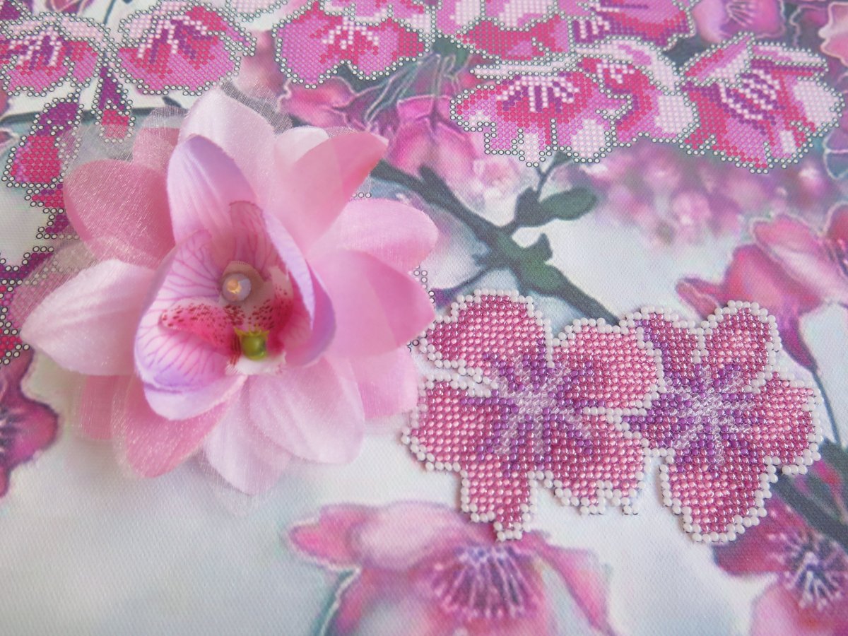 Вышивание Сакуры бисером