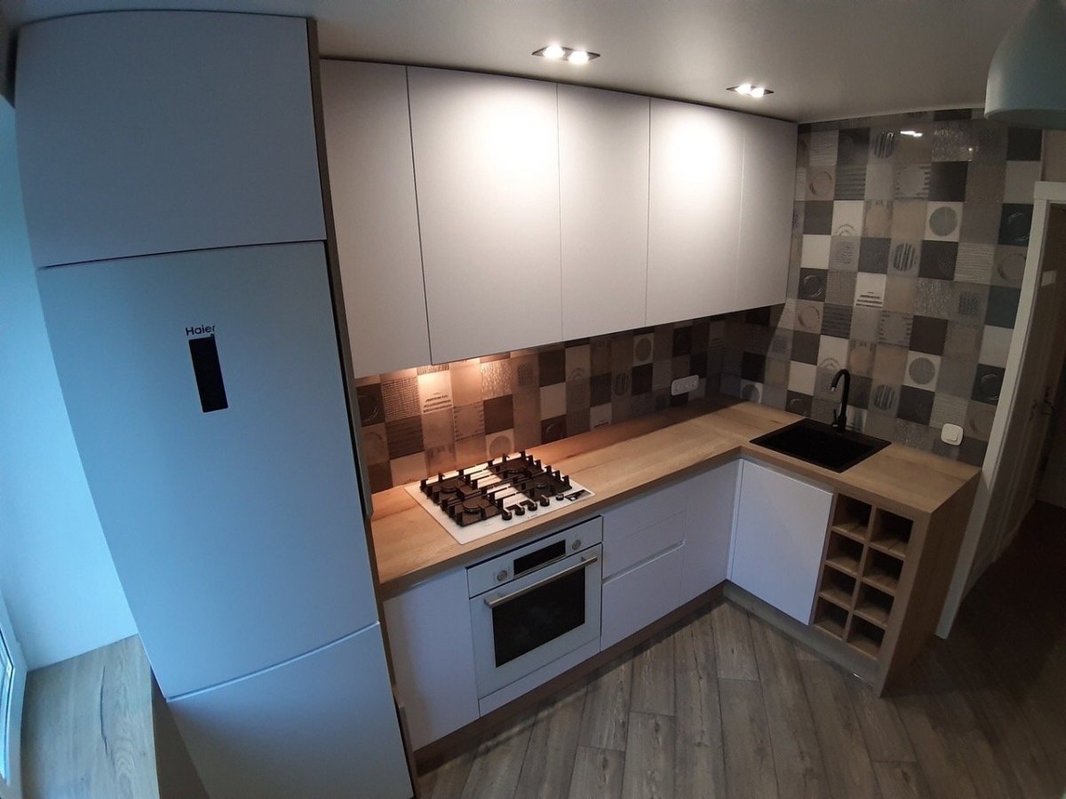 Кухонный гарнитур до потолка угловой