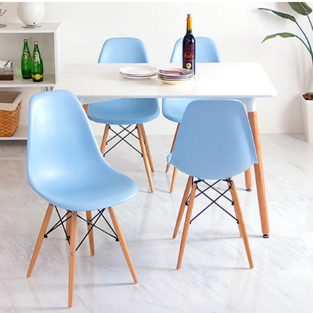 Голубые стулья для кухни