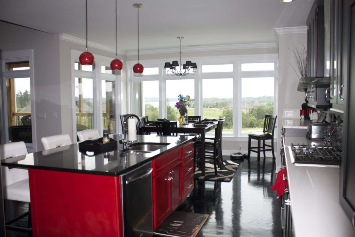 Современная красно черная кухня интерьер