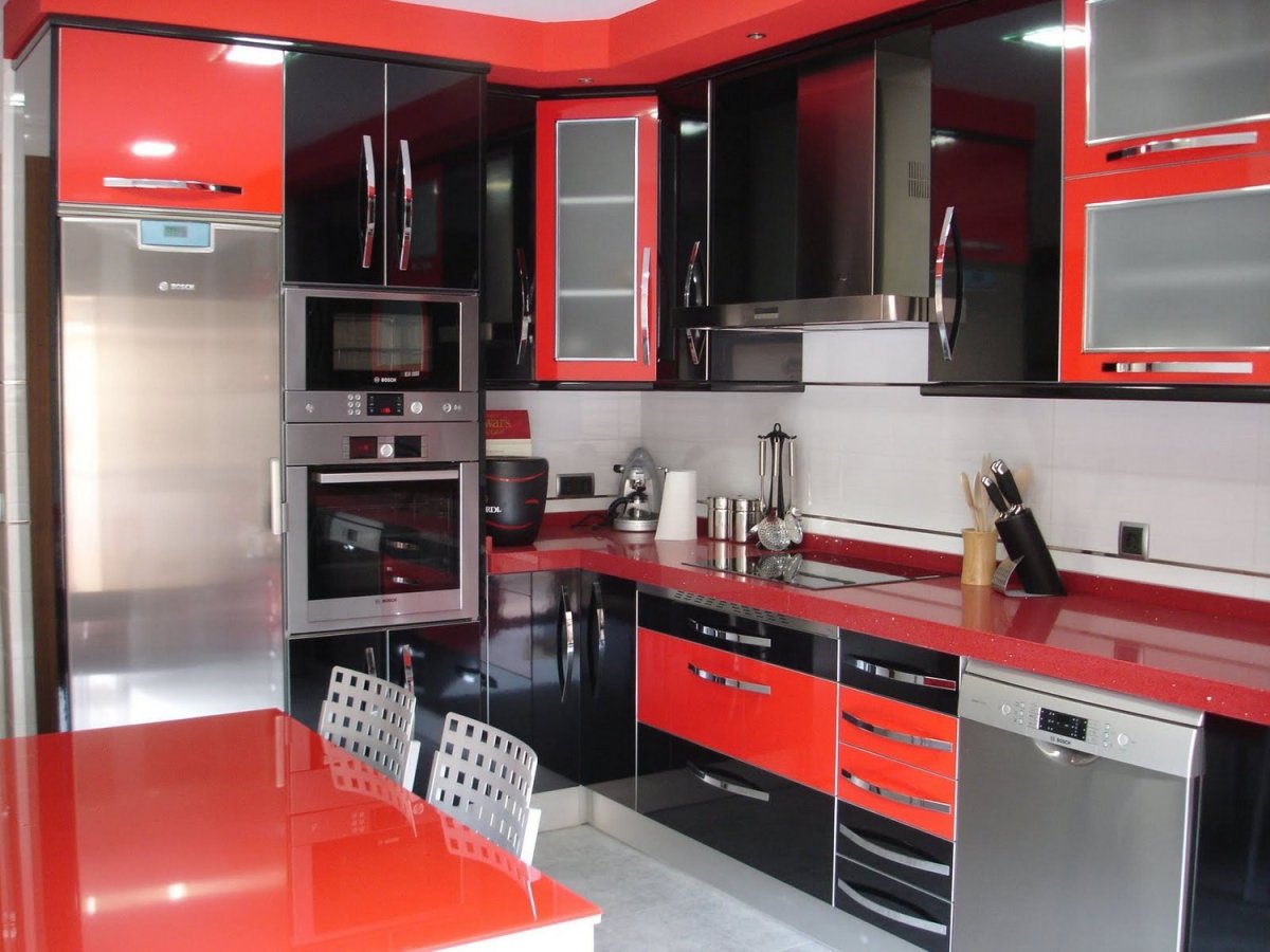 Красно черная кухня