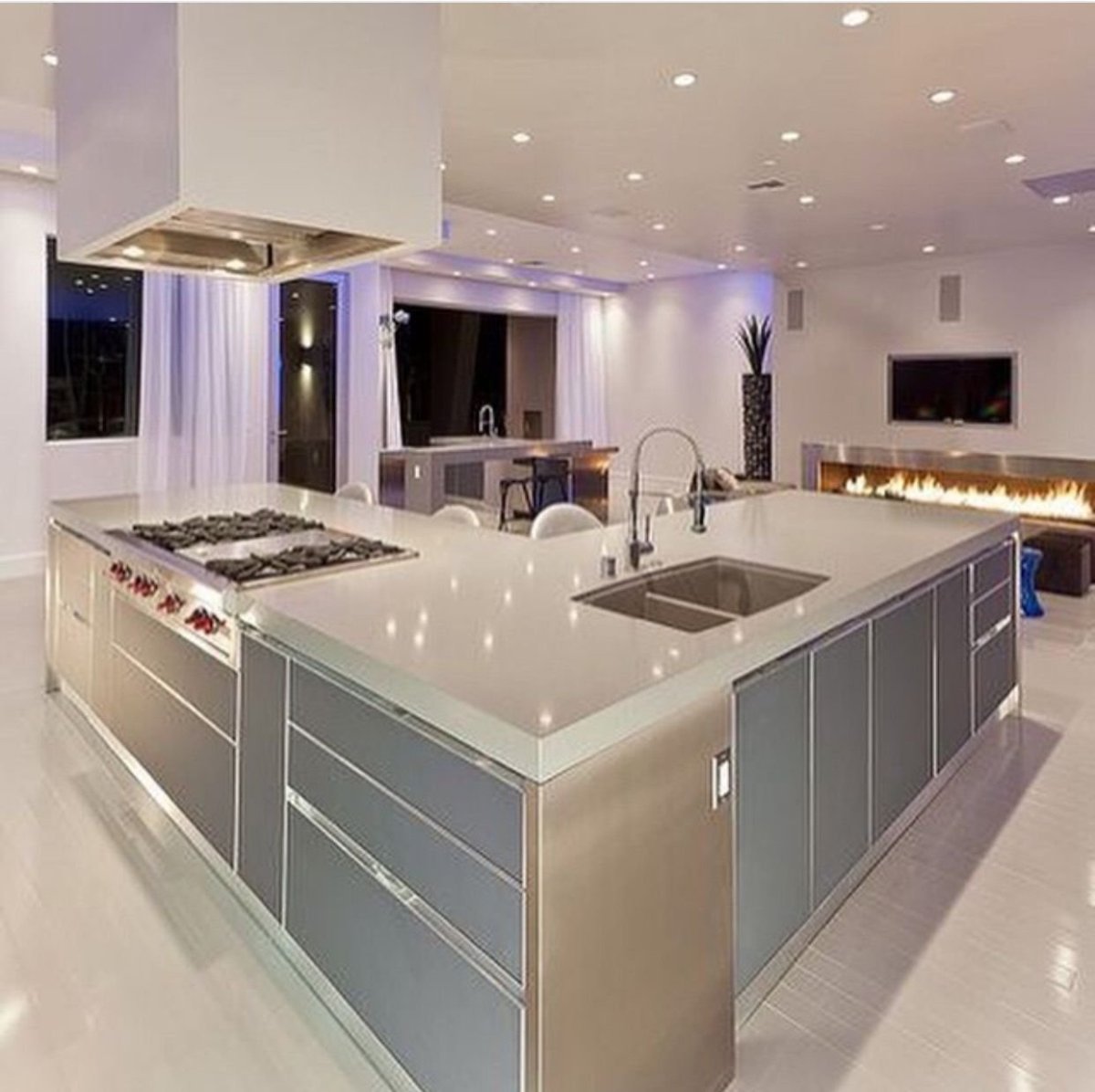 Современные большие кухни