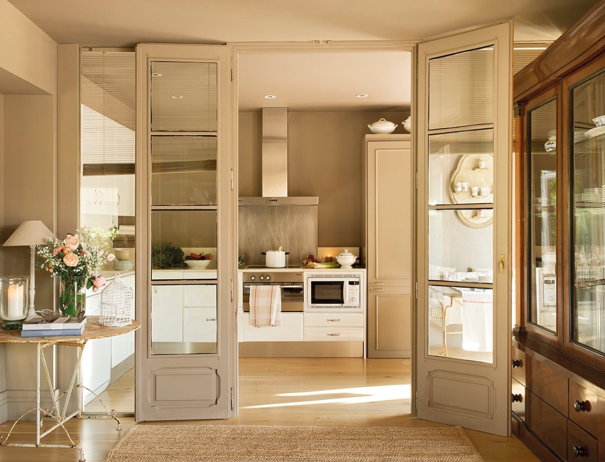 Планировка кухни с французской дверью