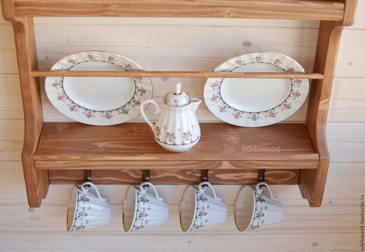 Деревянная полка на кухню