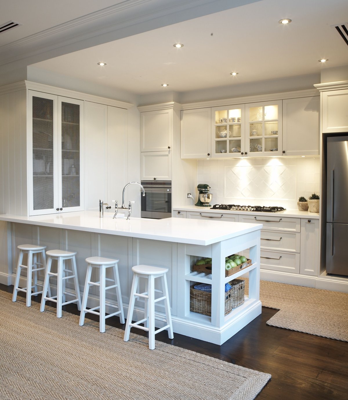 Кухня с полуостровом