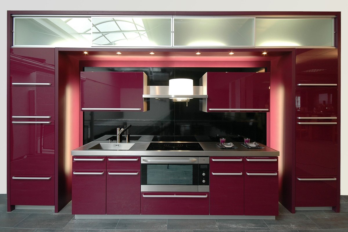 Красивые встроенные кухни