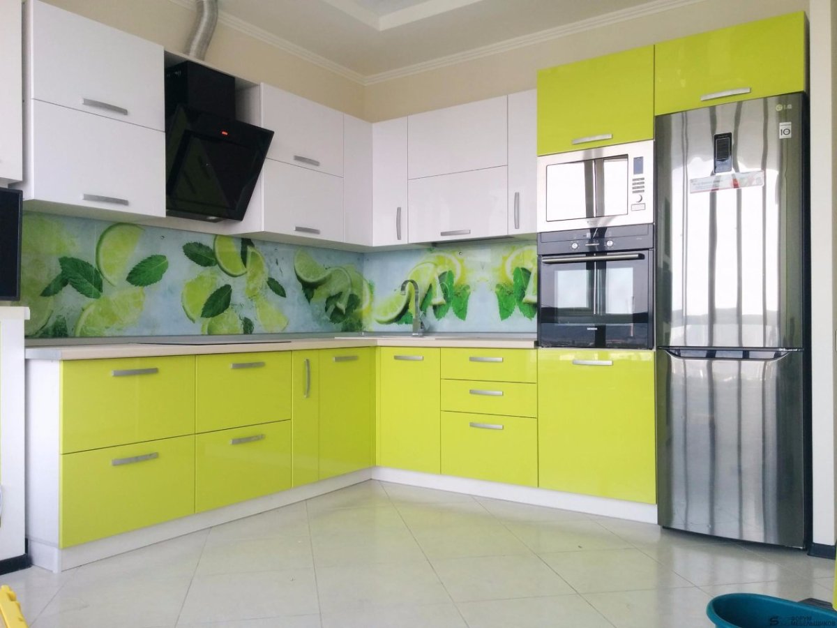 Кухня цвета лайм в интерьере