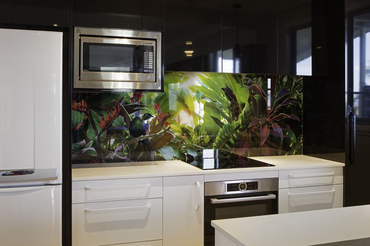 Фартук из стекла с фотопечатью над плитой