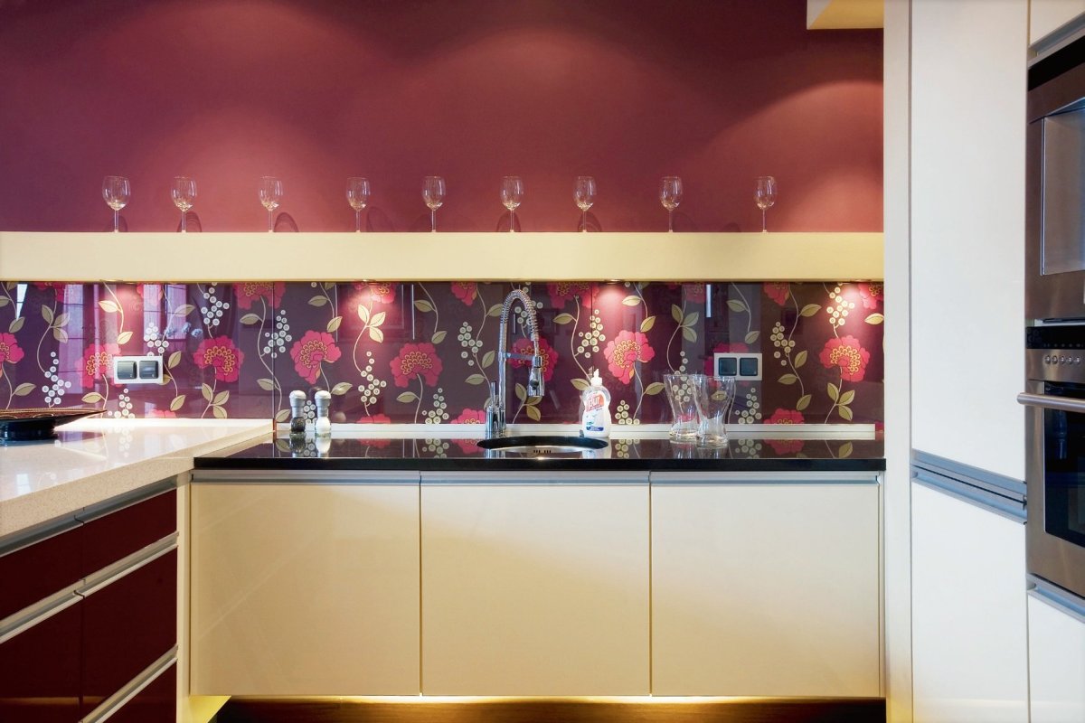 Стекло на фартук для кухни