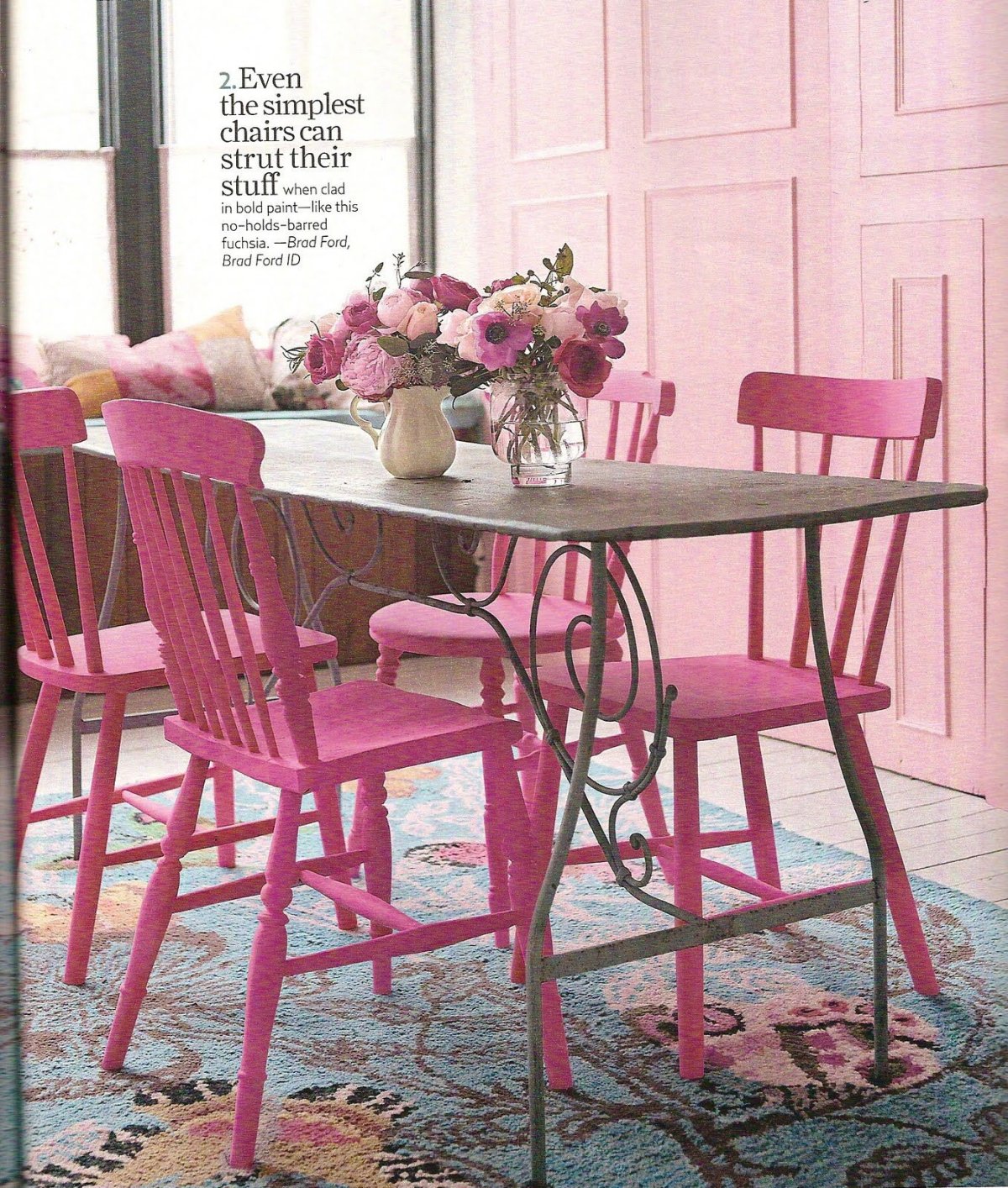 Розовые стулья в интерьере