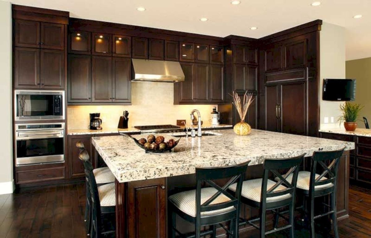 Кухня в темно коричневом цвете