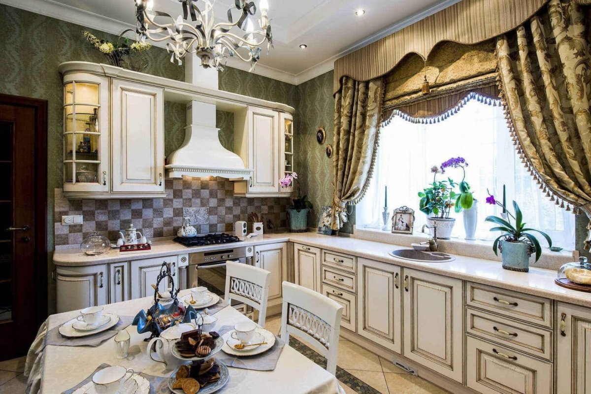 Шторы на кухню классика