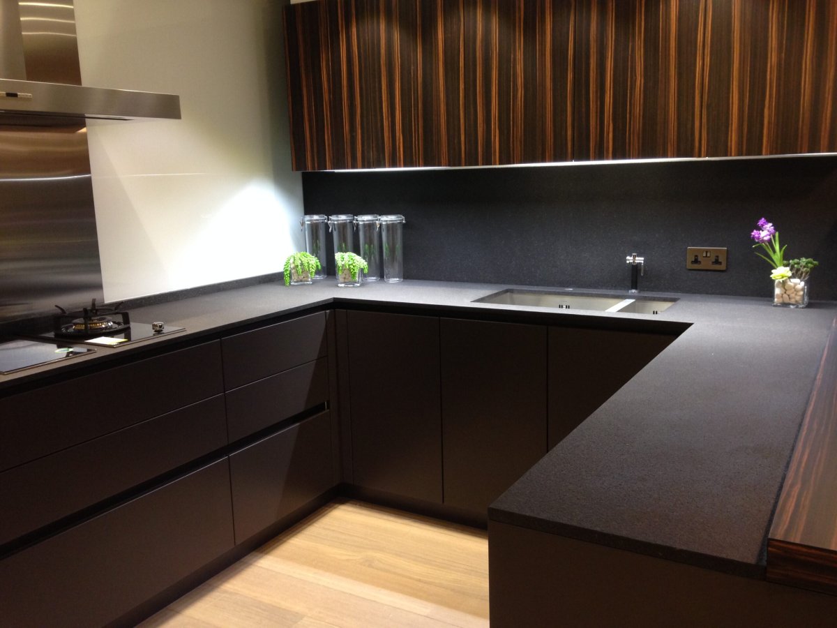 Технистоун Taurus Black