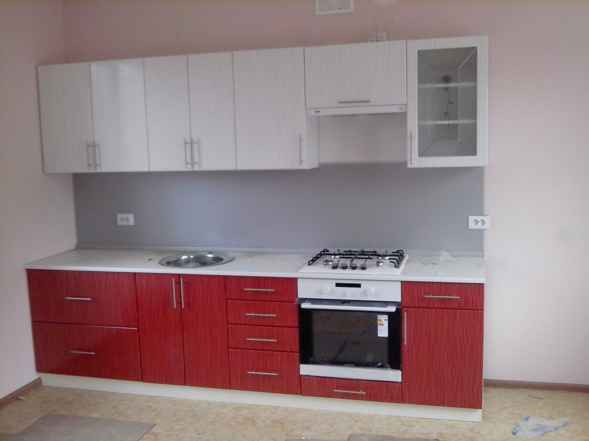 Кухня Шарлотта страйп белый красный