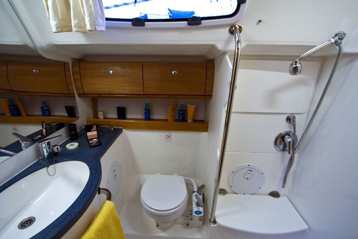 Bavaria 46 2007 Toilet