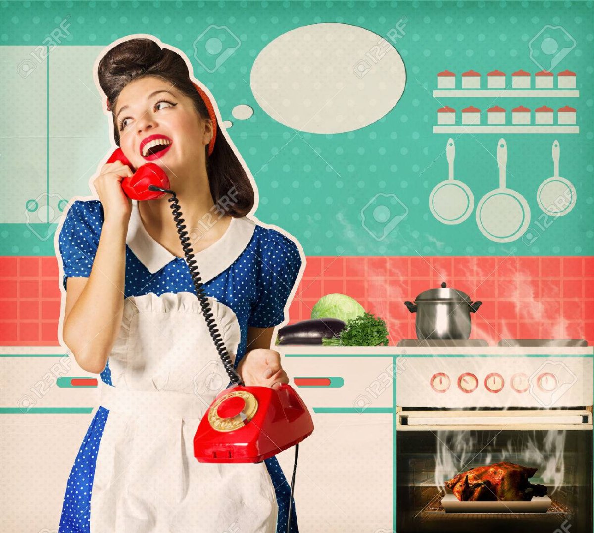 Домохозяйка с телефоном